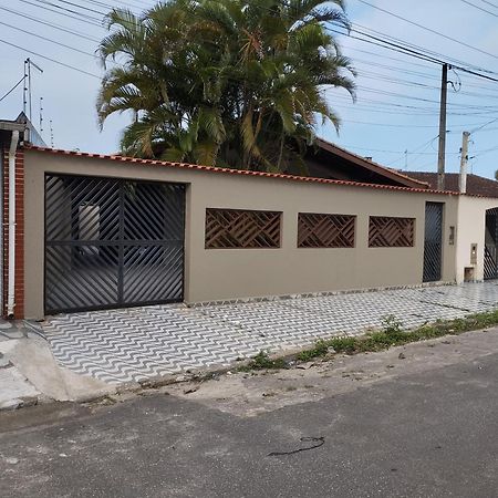Casa A 50 Metros Da Praia - No Melhor Local Da Pg Villa Praia Grande  Eksteriør billede